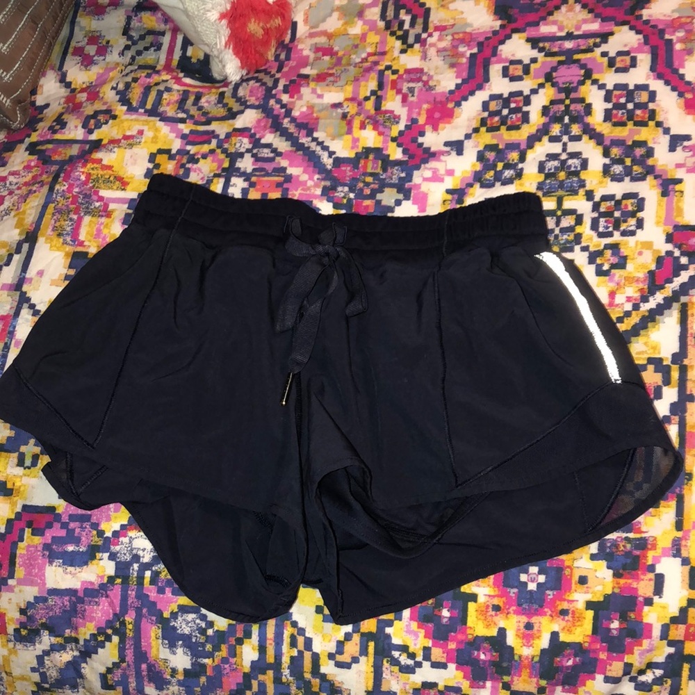 Navy hotty hot lulu lemon shorts.